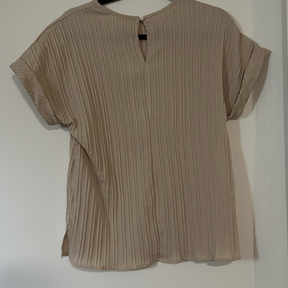 Tan blouse - Picture 2 of 3